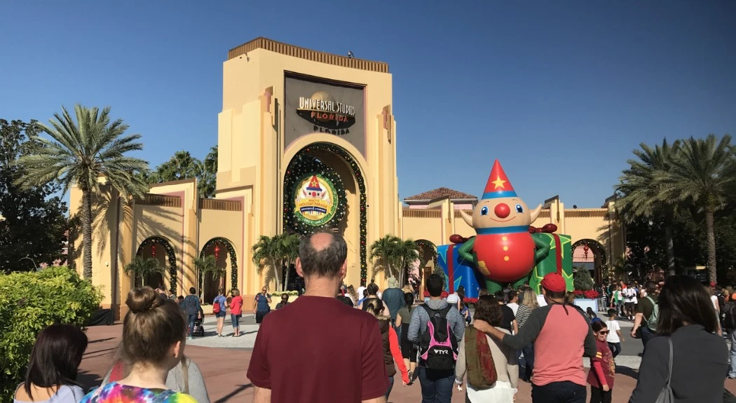 A crowd of people entering Universal Studios Florida