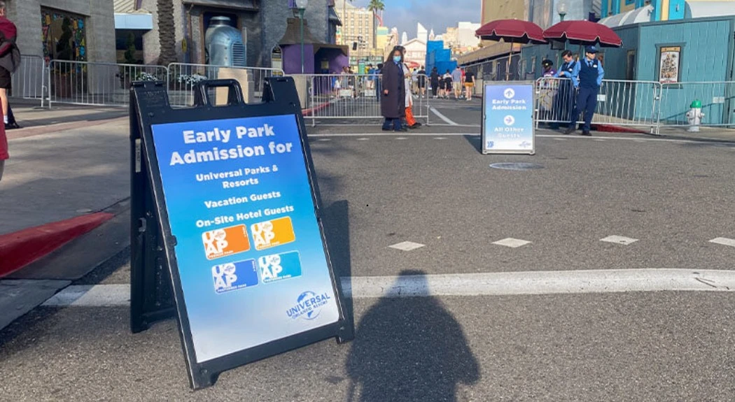 A sign board of Early Park admission for hotel guests